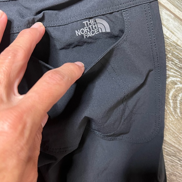 Women’s The NorthFace Hiking Pants - Picture 8 of 11